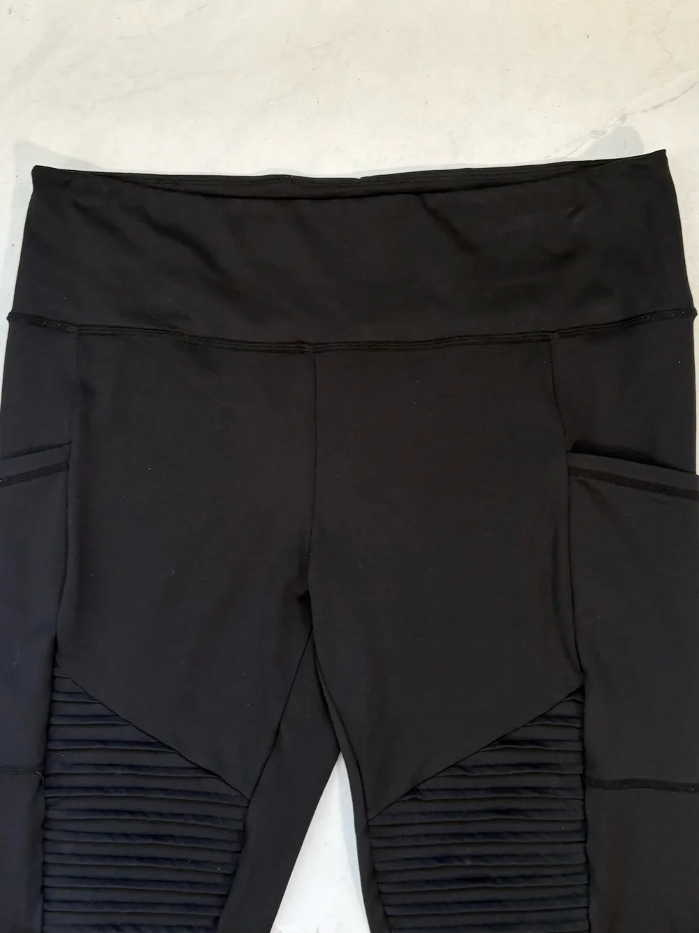 CVG Constantly Varied Gear Size Large Black Pleated Leg Leggings Yoga Gym